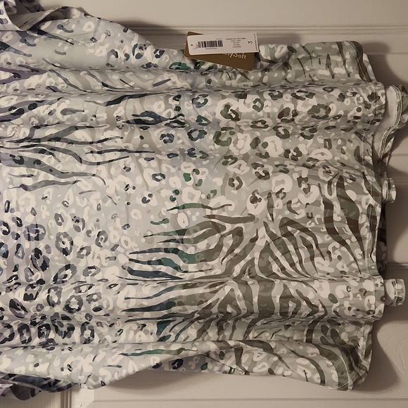 Chico's tee - Picture 2 of 4